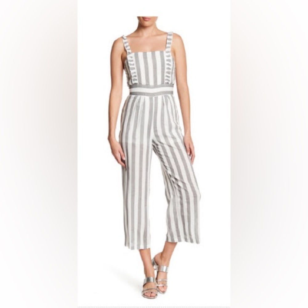Know One Cares Lightweight Jumpsuit Size M - Picture 2 of 6